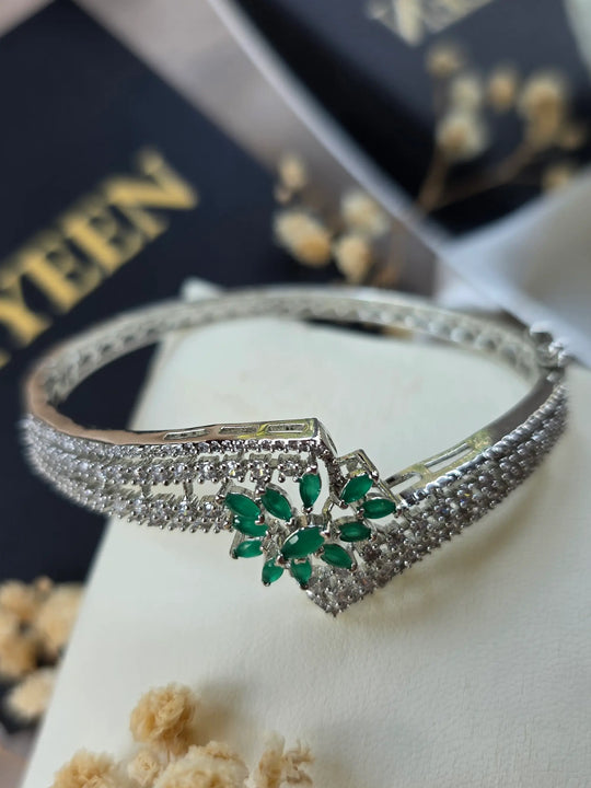 Eliana - Emerald Green Openable Bangle