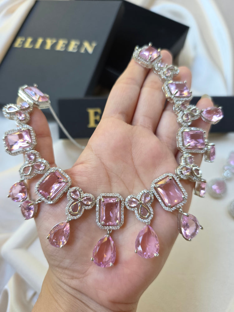 Kesha - Crystal Pink Rose Quartz Necklace Set With Earrings