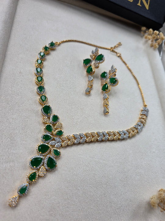 Elegant Gold Emerald Necklace Set — Gita
