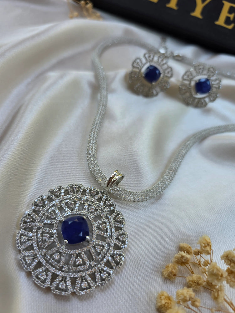 Daisy - Blue Sapphire Pendant Set