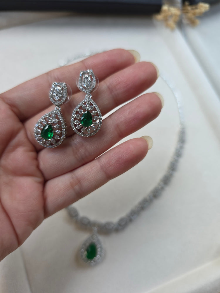Emerald Green Teardrop Necklace & Earrings Set — Rena